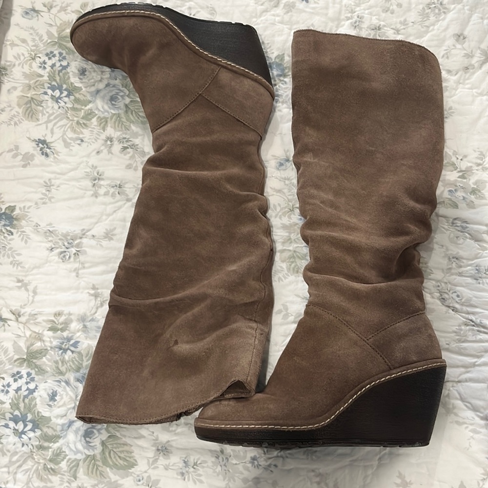 Soft, suede wedge boots